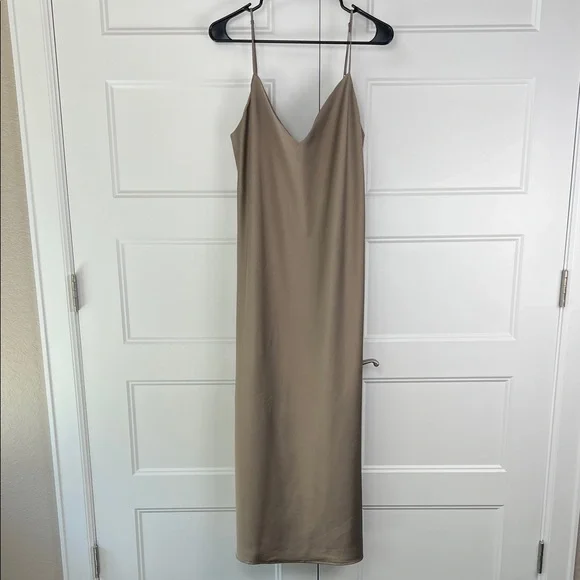 NWT Uniqlo Satin Camisole Beige Maxi Dress - Picture 8 of 10